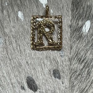 14k Gold R Pendant